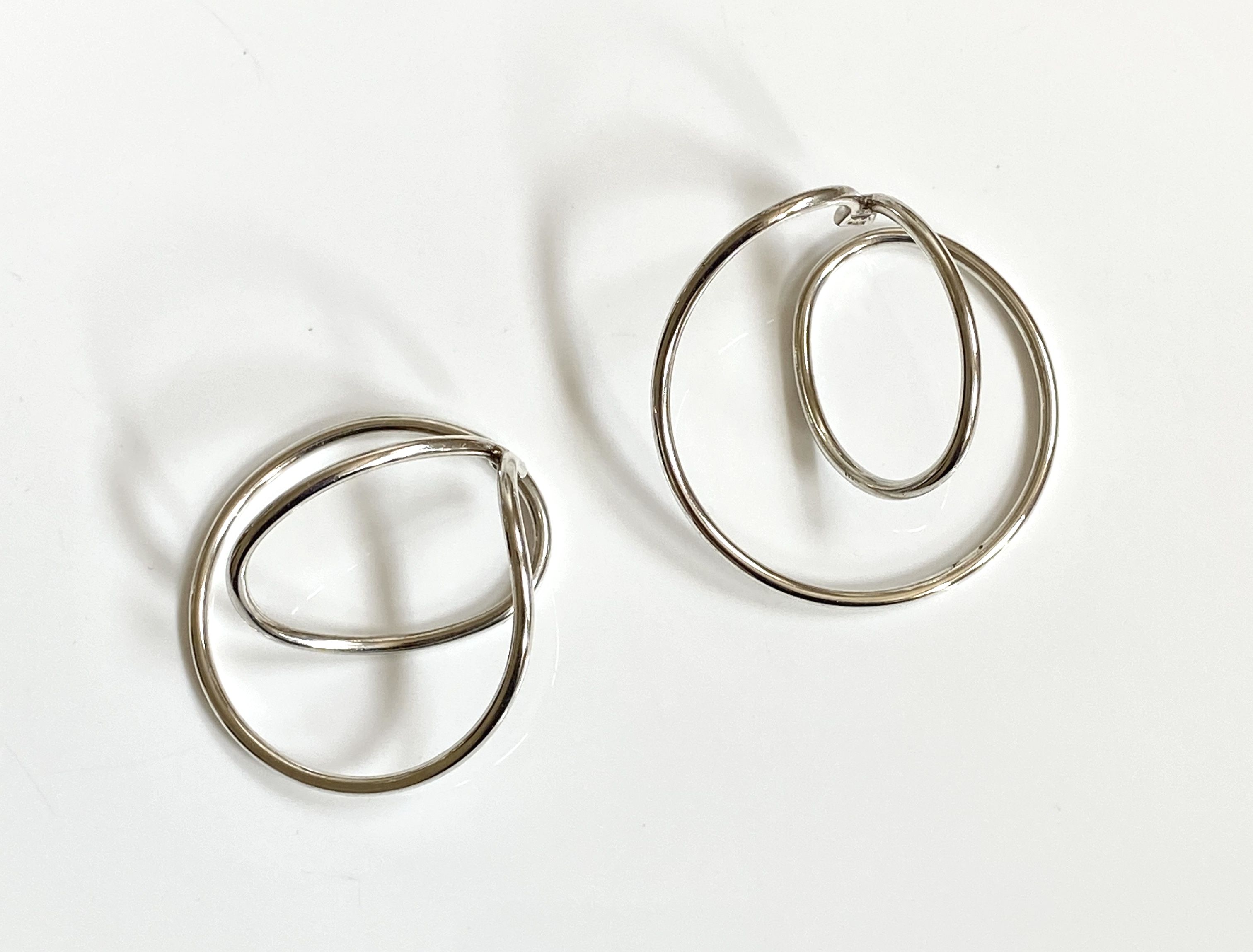 Discover the exquisite collection of Georg Jensen ear cuffs, featuring modern designs and premium craftsmanship. Elevate your style with these chic and comfortable ear cuffs, by designer Alan Scharff.